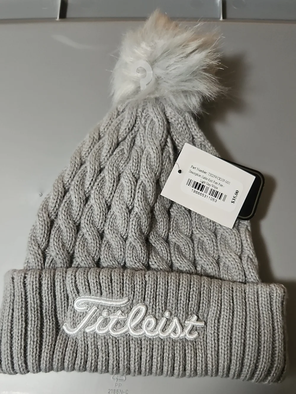 Titleist Women's Cable Knit Pom Pom Golf Hat: GRAY: NEW WITH TAGS: ONE SIZE
